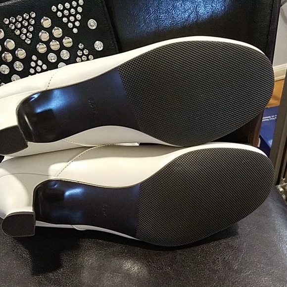 Array Ankle Boot - Picture 2 of 2